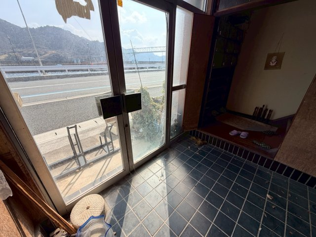 【その他】 | 【猫休憩所】3階建てビル1棟