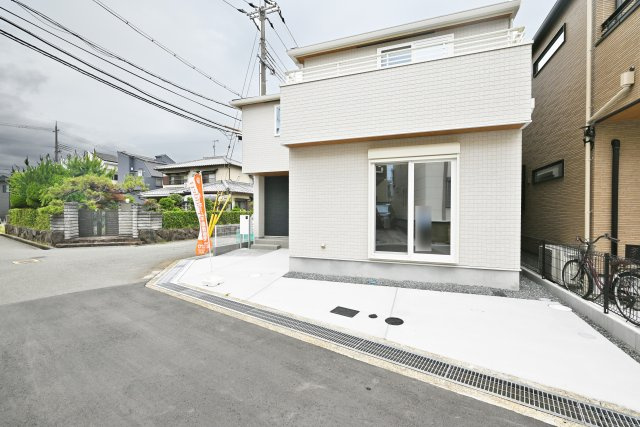 マドレコート宝塚市安倉南4丁目新築一戸建て｜4LDK＋駐車2台可の外観|駐車2台可（車種制限有り）