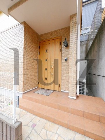 グリーンヒルズ丸山戸建てのエントランス