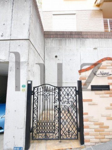 グリーンヒルズ丸山戸建てのエントランス