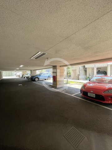 メゾン・ド・成屋大阪の駐車場|メゾン・ド・成屋大阪　駐車場