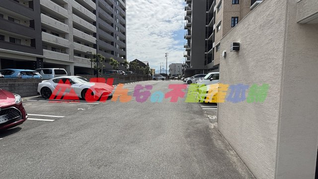 パークアソシア ザ・レジデンスの駐車場