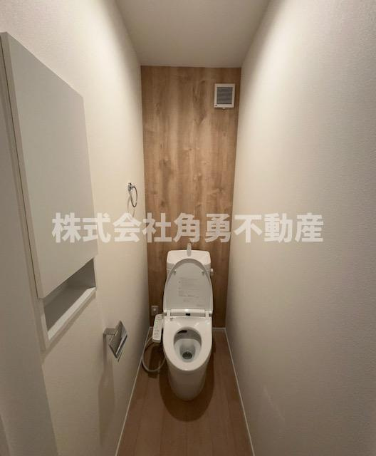 秦野市第2堀山下　新築一戸建て　2号棟の内観：施工例|《施工例》トイレ