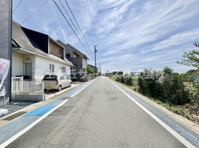 【前面道路含む現地写真】 | 豊橋市富士見台4丁目 3期 新築一戸建て | 前面道路含む現地写真です
