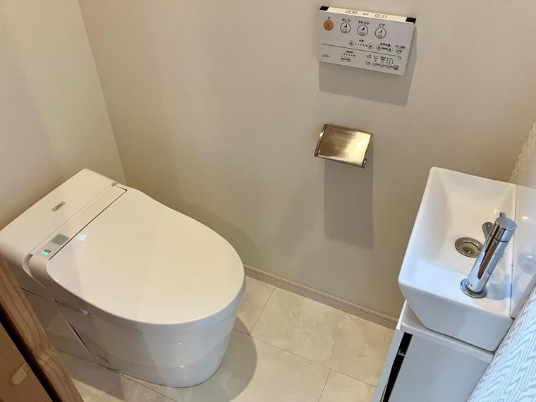 中井戸建のトイレ