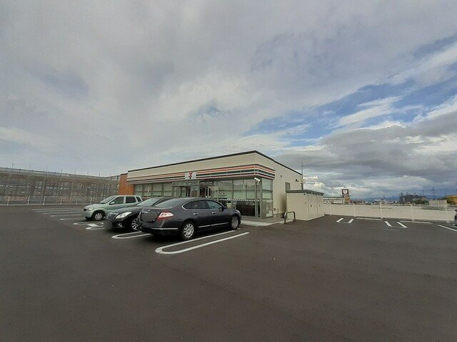 サン・ガーデン・ハウスの周辺|セブンイレブン下越吉田西太田店まで850m