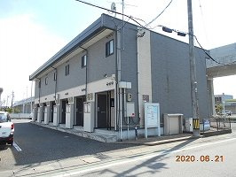 レオパレスリビエールの外観