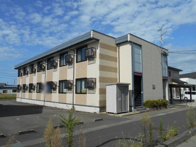 レオパレスプレミール上野Ⅱの外観
