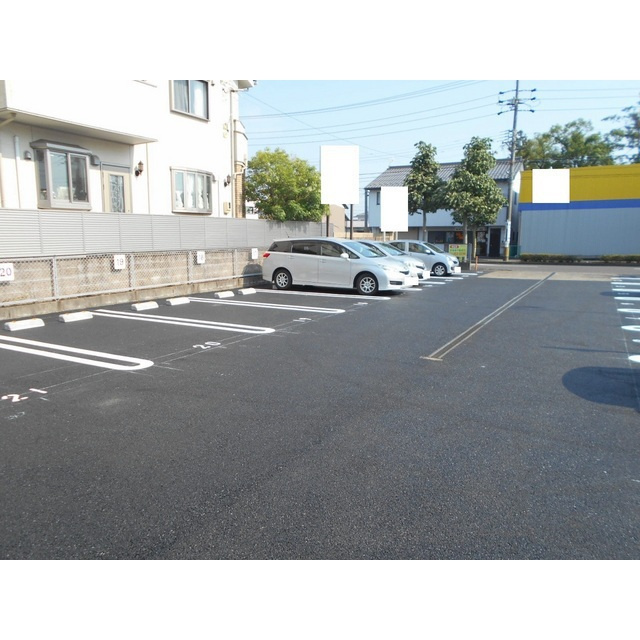 岐阜市本荘西２丁目の駐車場の駐車場