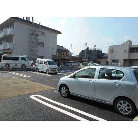 岐阜市本荘西２丁目の駐車場の駐車場
