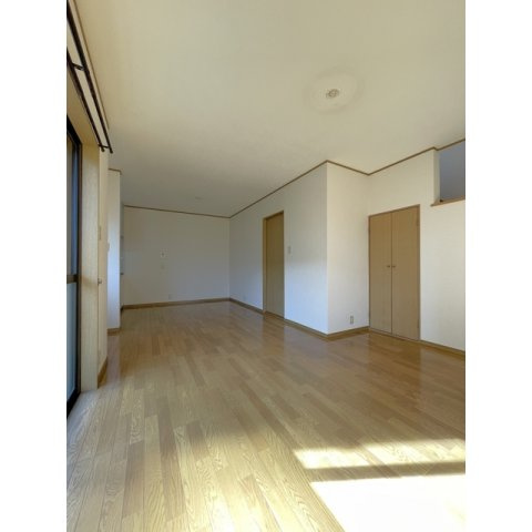 南陽荘の居間・リビング|LDK約15帖
