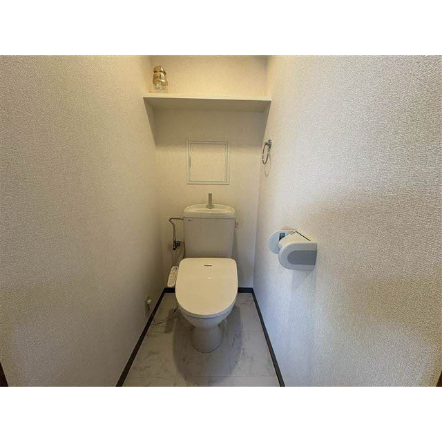 岐阜市近島１丁目の賃貸マンションのトイレ