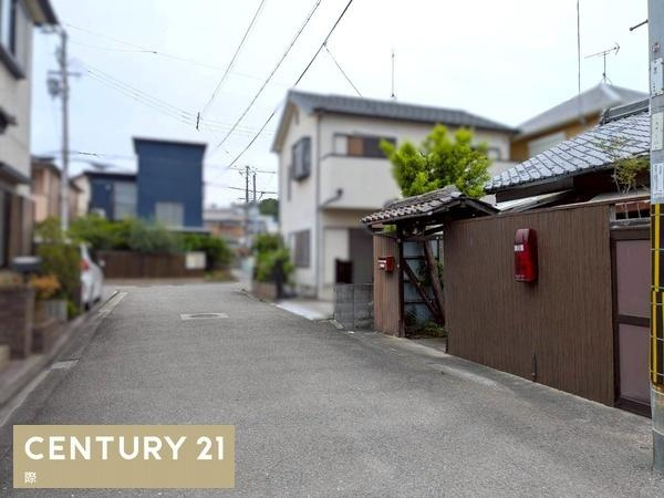 和歌山市和歌浦東１丁目　土地の前面道路含む現地写真
