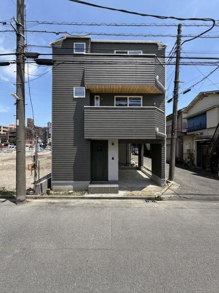 川崎市幸区小倉３丁目の新築一戸建の前面道路含む現地写真|前面道路です！車の通りも少なく道路幅があるので駐車が苦手な方も安心です！