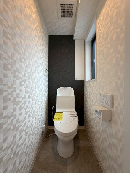 びゅうパルク横濱片倉弐番館のトイレ|清潔感のあるトイレは、シンプルで使いやすい設計となっており、日々の暮らしに快適さと安心感をもたらします。