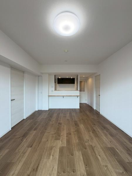 びゅうパルク横濱片倉弐番館の居間・リビング|インテリアが考えやすい間取りなので家具・家電を揃えるのも楽しみの一つになりそうです！