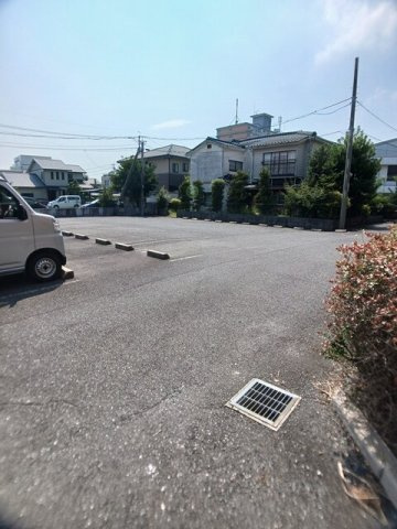 グランデュールＲの駐車場