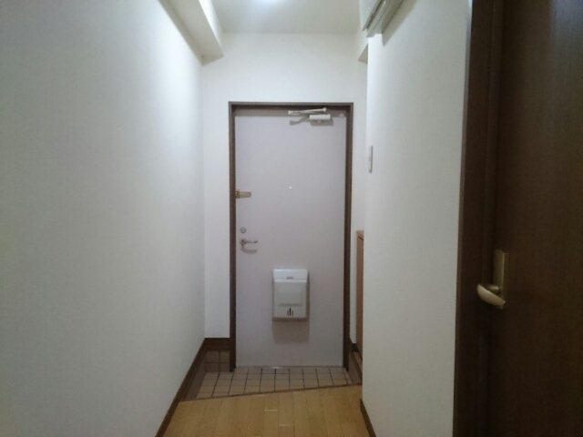 インテックスⅢ番館の玄関