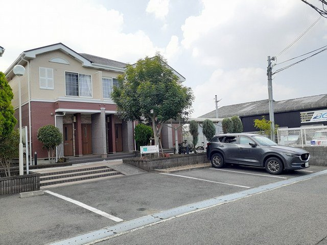 ルミエールⅡの駐車場