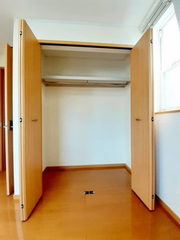 ネオカーサ山越の収納