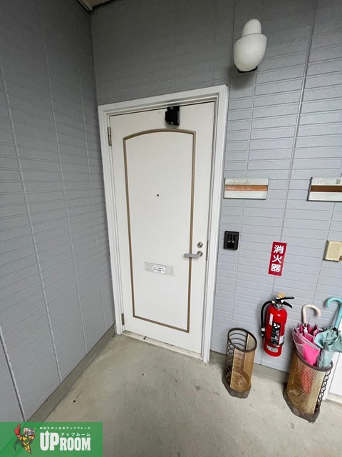サンハイツ本郷 Bの玄関