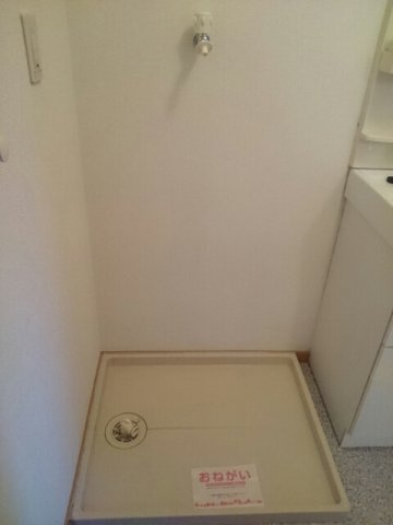 ラシーヌⅢ壱番館の内装|明るい色調の室内です