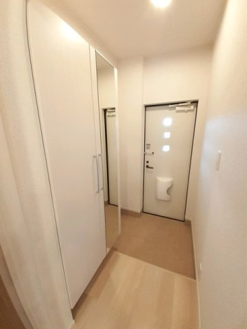 カーサはなの玄関|収納もある玄関です