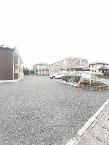 シュティルＡの駐車場|当社、チルホームのHPもご覧ください(^^)/物件情報多数♪