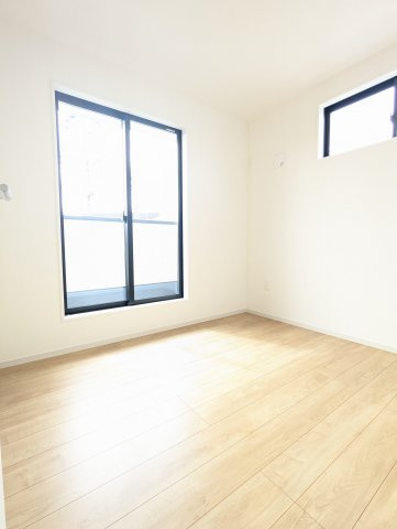 水戸市河和田　2期の洋室|フローリングの部屋は家具やインテリアともマッチしてお洒落感が出やすく身の周りの整理がしやすく魅力的です～♪