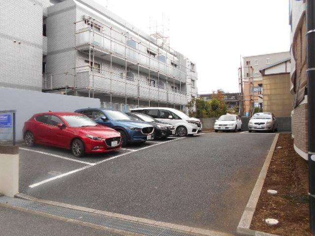 ベルクレールの駐車場