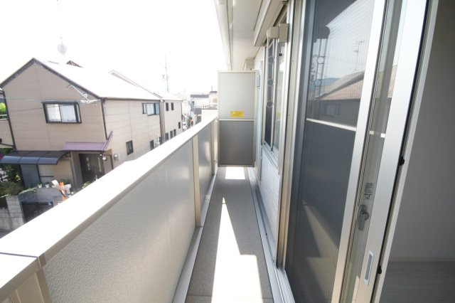 ニューレセンテカントリーのバルコニー|※同建物の類似写真となります。