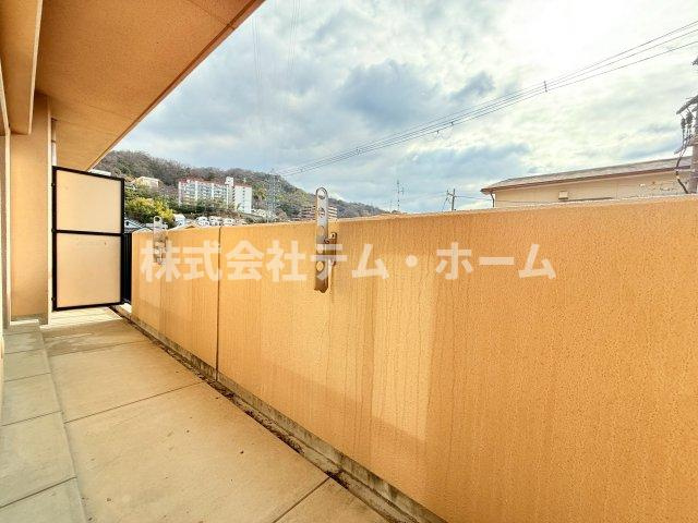 【バルコニー】 | グランシャリオ柏原 | 落ち着いた時間を過ごせるバルコニーです