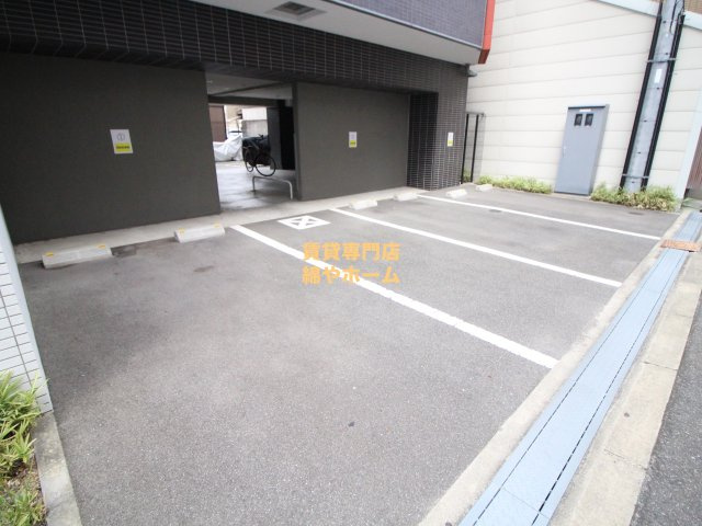 グランパシフィック聖天坂の駐車場|車をお持ちの方に嬉しい駐車場付きの物件です