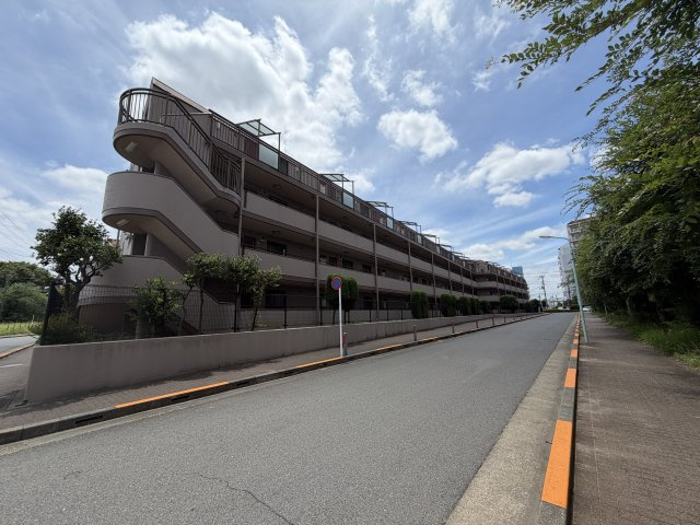 【外観】 | セザール東大和 | 総戸数59戸の地下1階付4階建てのマンションになります。