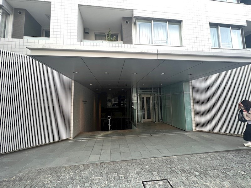 Brillia代官山プレステージのエントランス