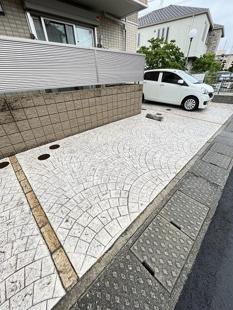 クレスタの外観