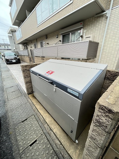 クレスタの外観