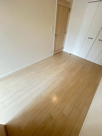 甲子園三番町ハイツの洋室