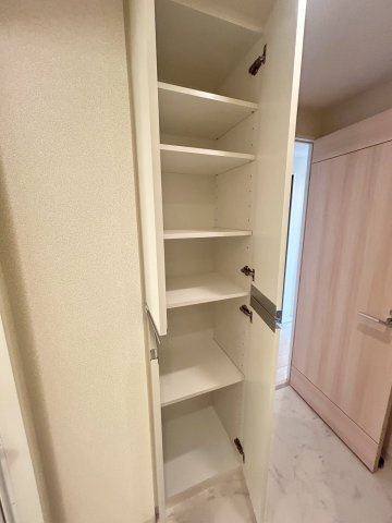 甲子園三番町ハイツの収納