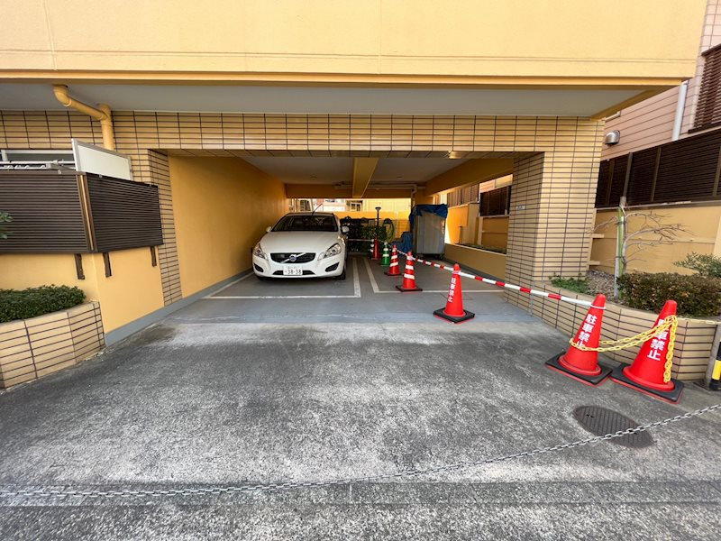 コンチェル上越の駐車場