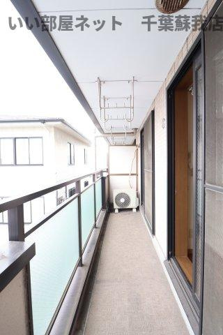 ヤマニビルのバルコニー|外からの目が気にならないバルコニーで洗濯物が干せます