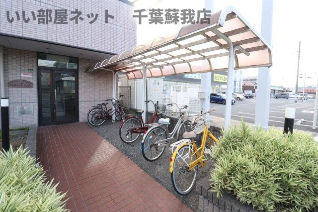 ヤマニビルのエントランス|駐輪場
