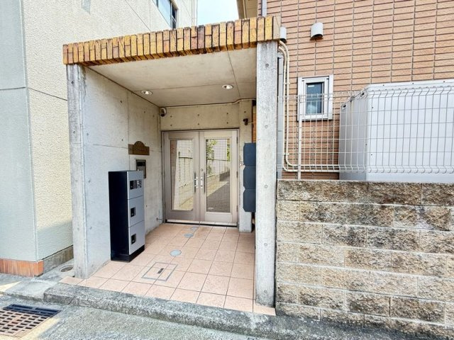 BRICKS本山Ａ棟のエントランス