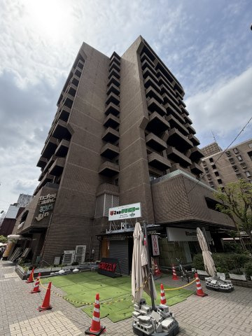 朝日プラザ心斎橋の外観