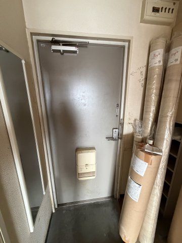 リバティー壱番館の玄関