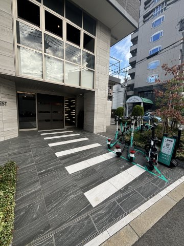エステムコート大阪WESTのエントランス