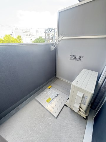 ポルトボヌール神戸湊川公園のバルコニー