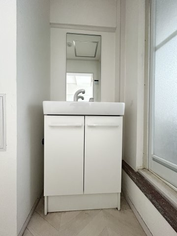 鶴甲コーポ33号棟の洗面所