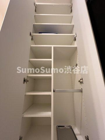 コンフォリア・リヴ碑文谷二丁目の収納|専用の収納スペースです