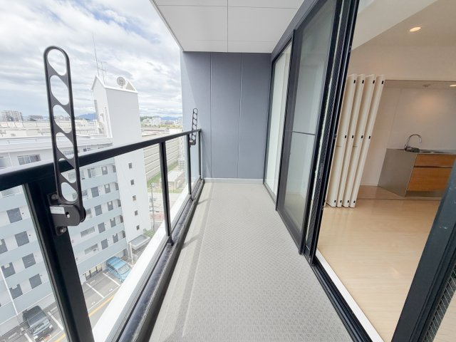 87g YOSHIJIMA ave.のバルコニー|お洗濯にも便利なバルコニー付き